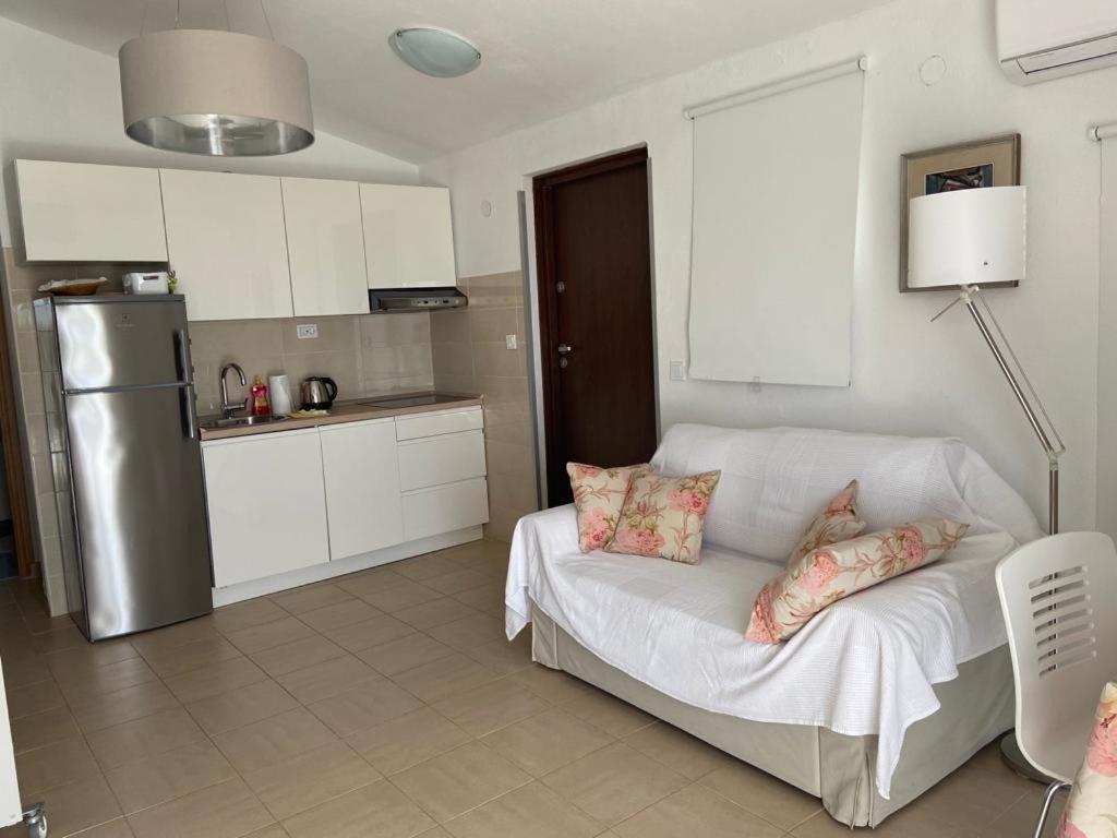 Apartment In Maslinica 70M From The Sea 外观 照片