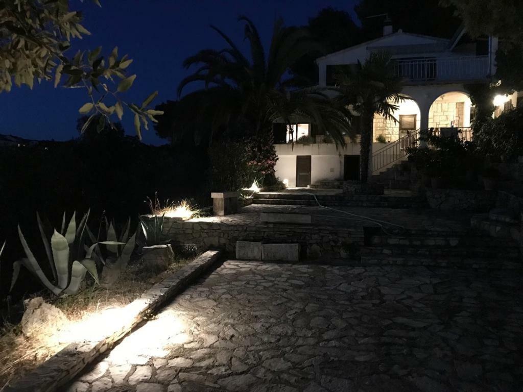 Apartment In Maslinica 70M From The Sea 外观 照片