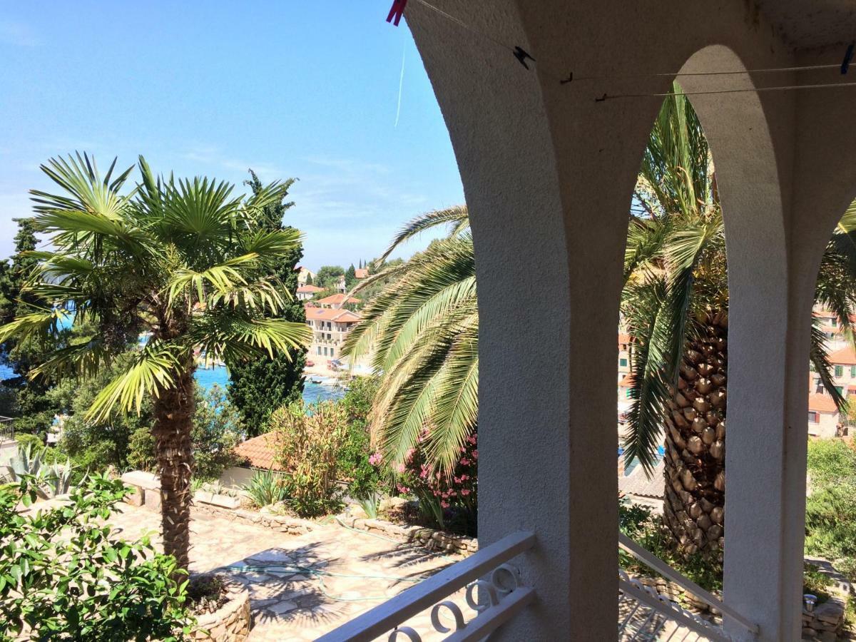 Apartment In Maslinica 70M From The Sea 外观 照片