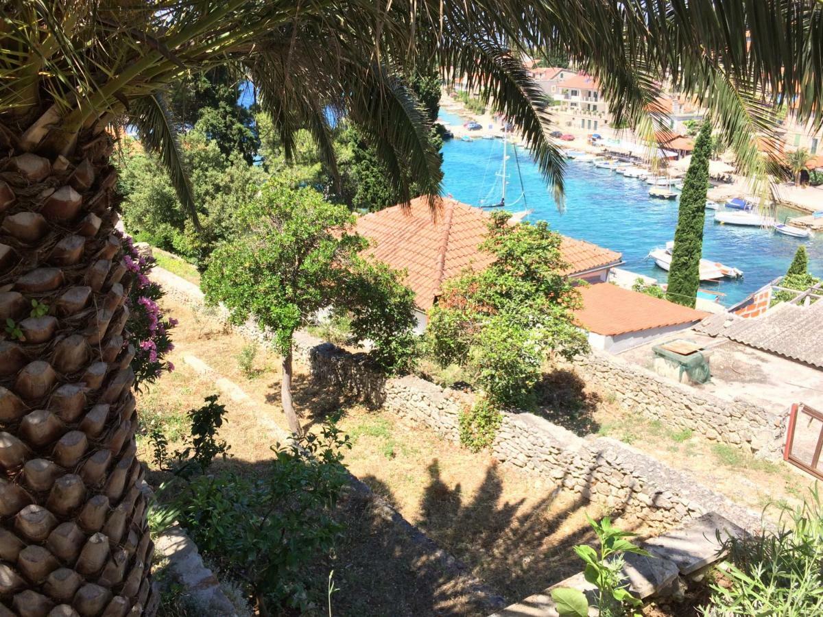 Apartment In Maslinica 70M From The Sea 外观 照片