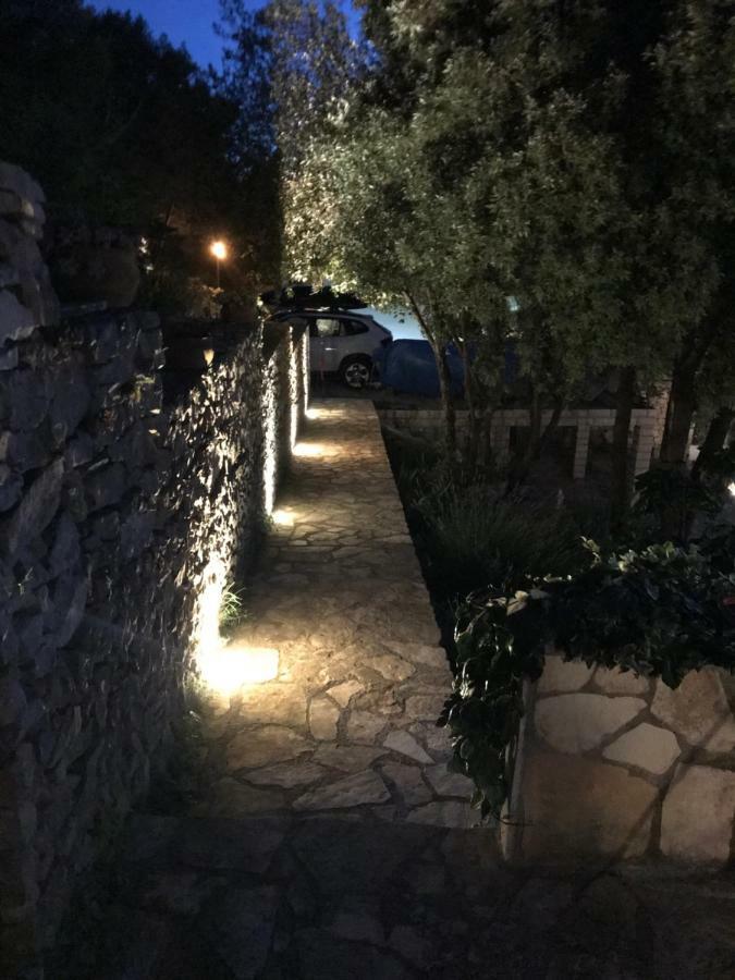 Apartment In Maslinica 70M From The Sea 外观 照片